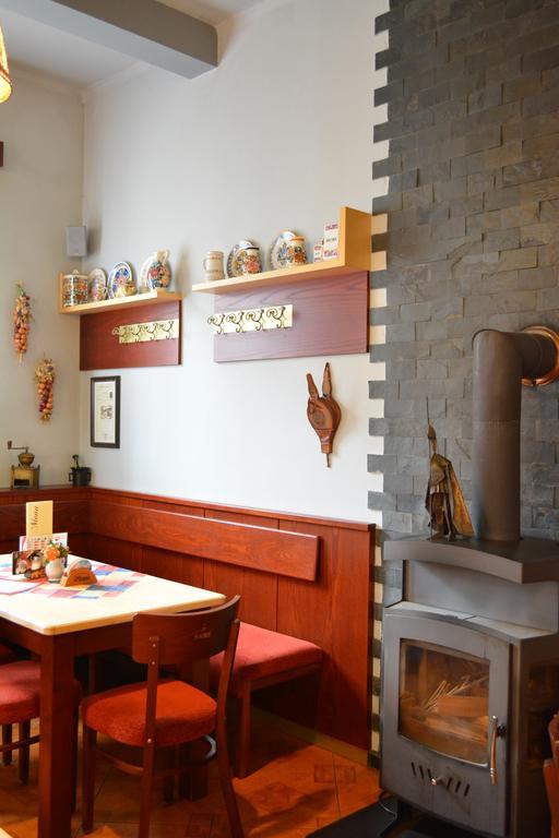 Hotel Koruna Karlštejn Kültér fotó