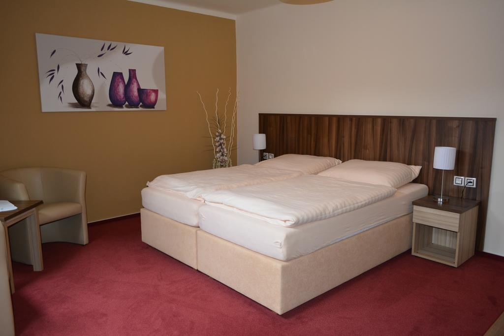 Hotel Koruna Karlštejn Szoba fotó
